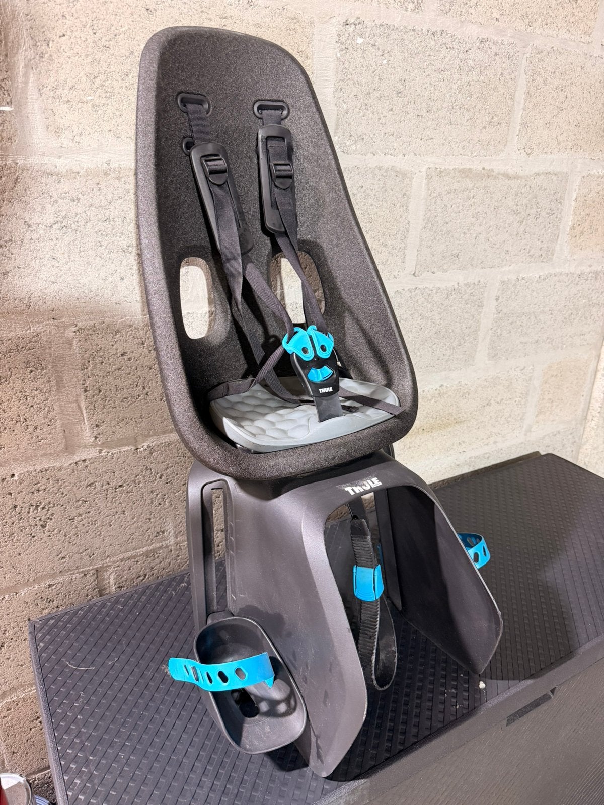 Thule Yepp kinder fietstoel en thule easyfit adapter, Enlèvement, Comme neuf