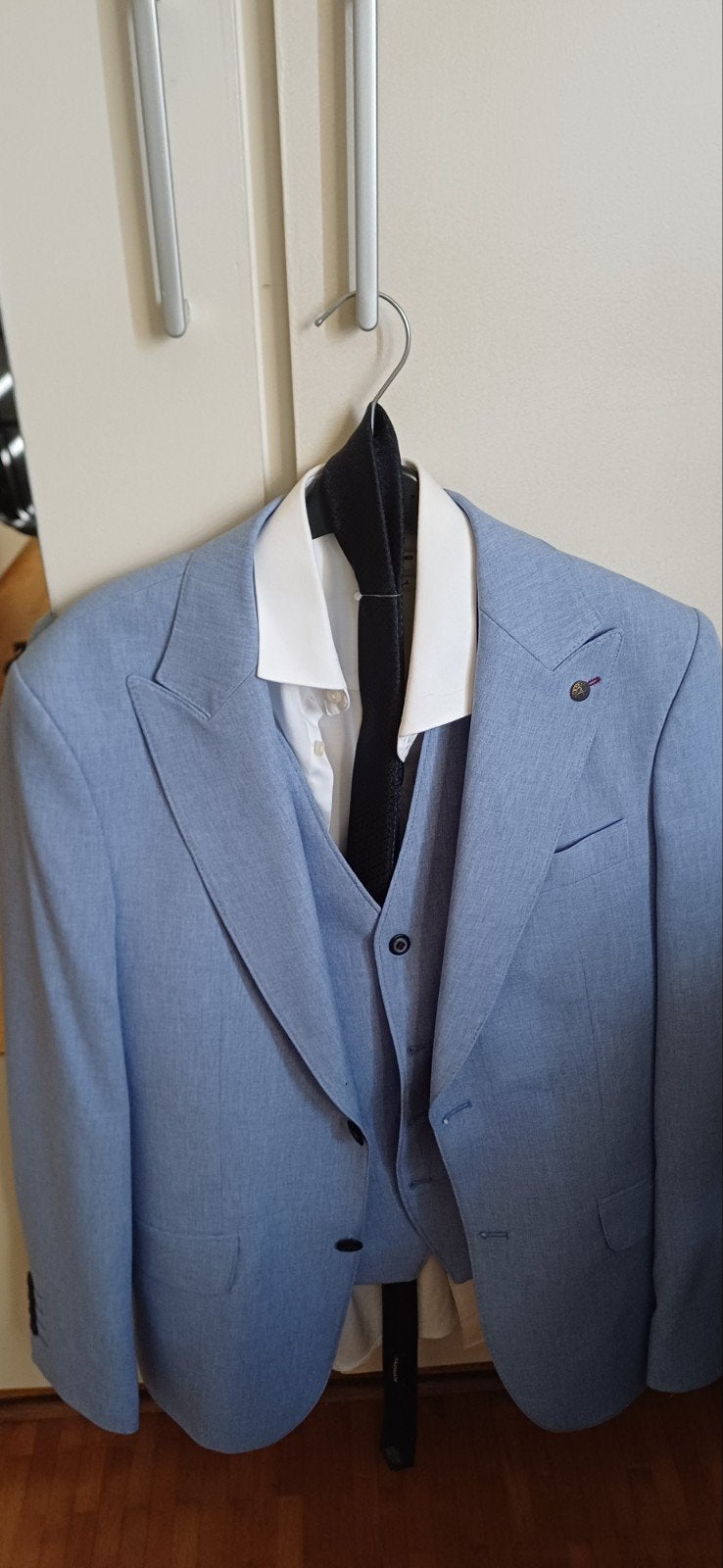 Costume trois pièces pour hommes (nouveau), Envoi