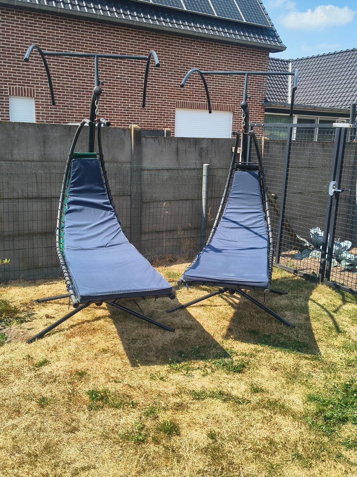 Hangstoelen., Ophalen