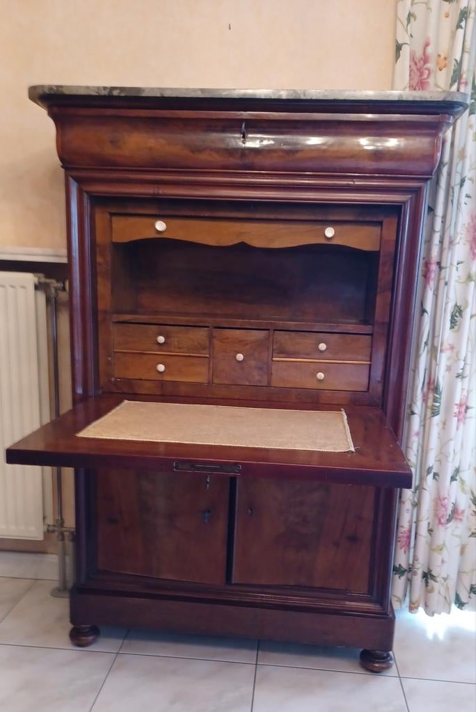 Bureau/bar ancien. Fin 1800, début 1900., Enlèvement