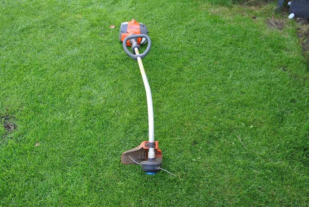 Débroussailleuse Thermique Husqvarna 124C, Hysqvarna, Enlèvement, Utilisé, 10 à 30 cm