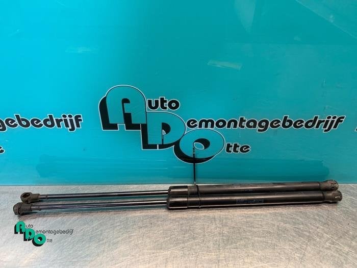 Set Gasdempers Achterklep van een Seat Leon (Leon 05-), Gebruikt, -, -, Ophalen of Verzenden