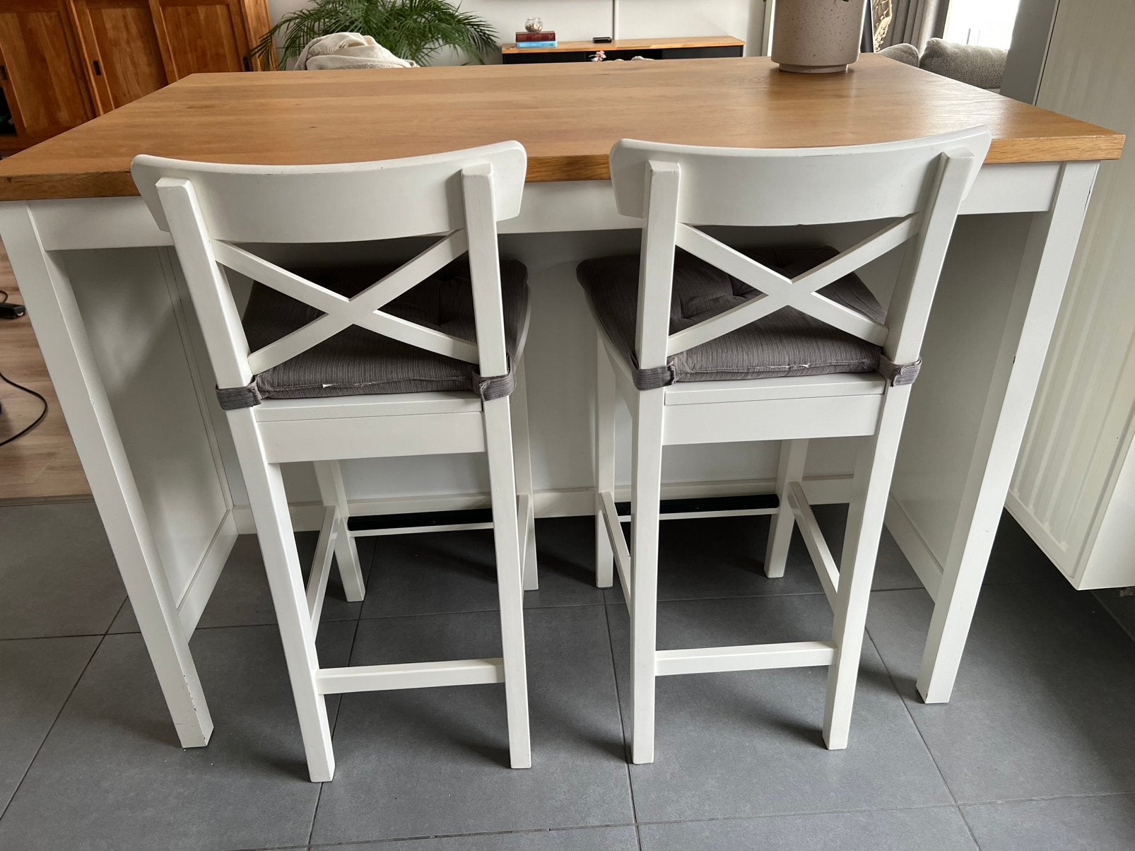 Ilot cuisine bois + 2 chaises hautes + 2 carreaux d assises, Enlèvement, Comme neuf