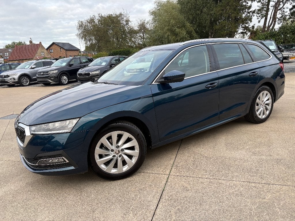 Skoda Octavia SW 1.0 TSI Bj 2024 +GPS + Attelage de remorque, Autos, Euro 6, Entreprise, Boîte manuelle, Noir