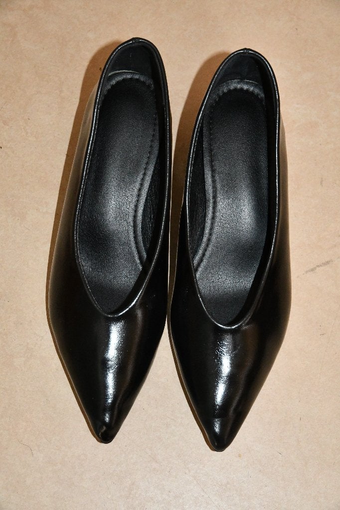 Zwarte pumps in pu-lakleer - maat 44,5 - hak 5 cm, Pumps, Zwart, Nieuw, Ophalen of Verzenden