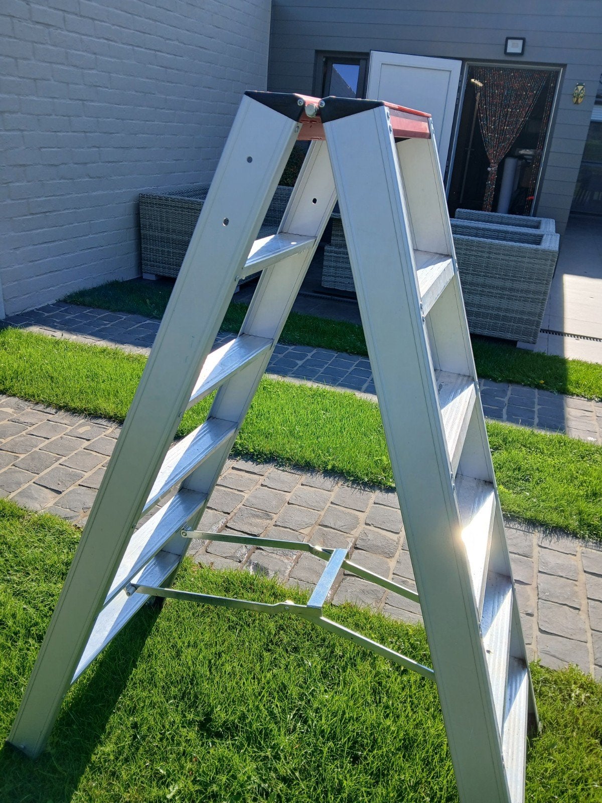 te koop : trapladder Altrex , dubbel , 6 treden , nieuwstaat, Ophalen, Zo goed als nieuw, Ladder, Opvouwbaar of Inschuifbaar