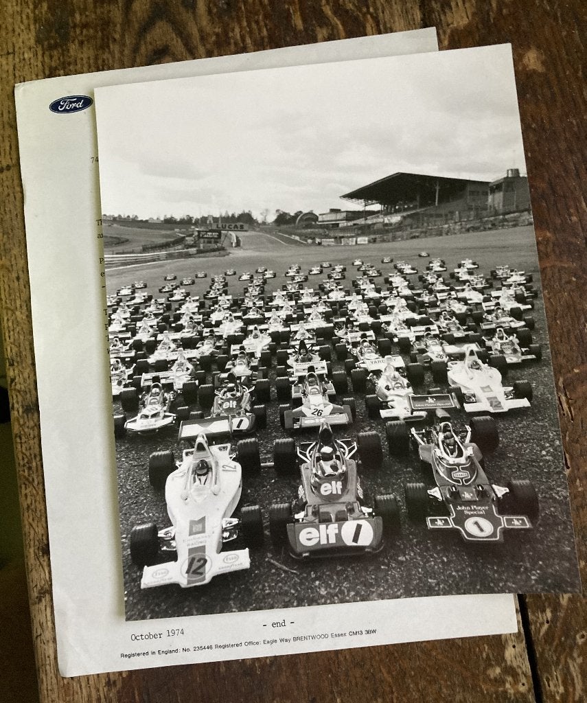 Photo presse Ford / Corgi minitatures F1 Tyrrell, JPS Lotus, Envoi, ForTwo