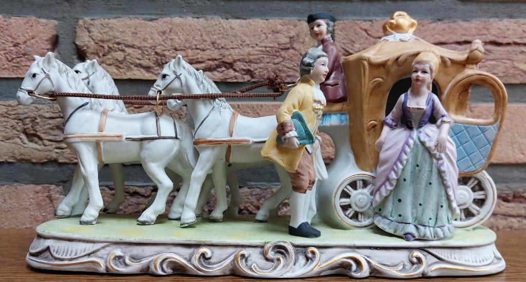 Vintage - Statue de calèche - Biscuit - En excellent état, Enlèvement