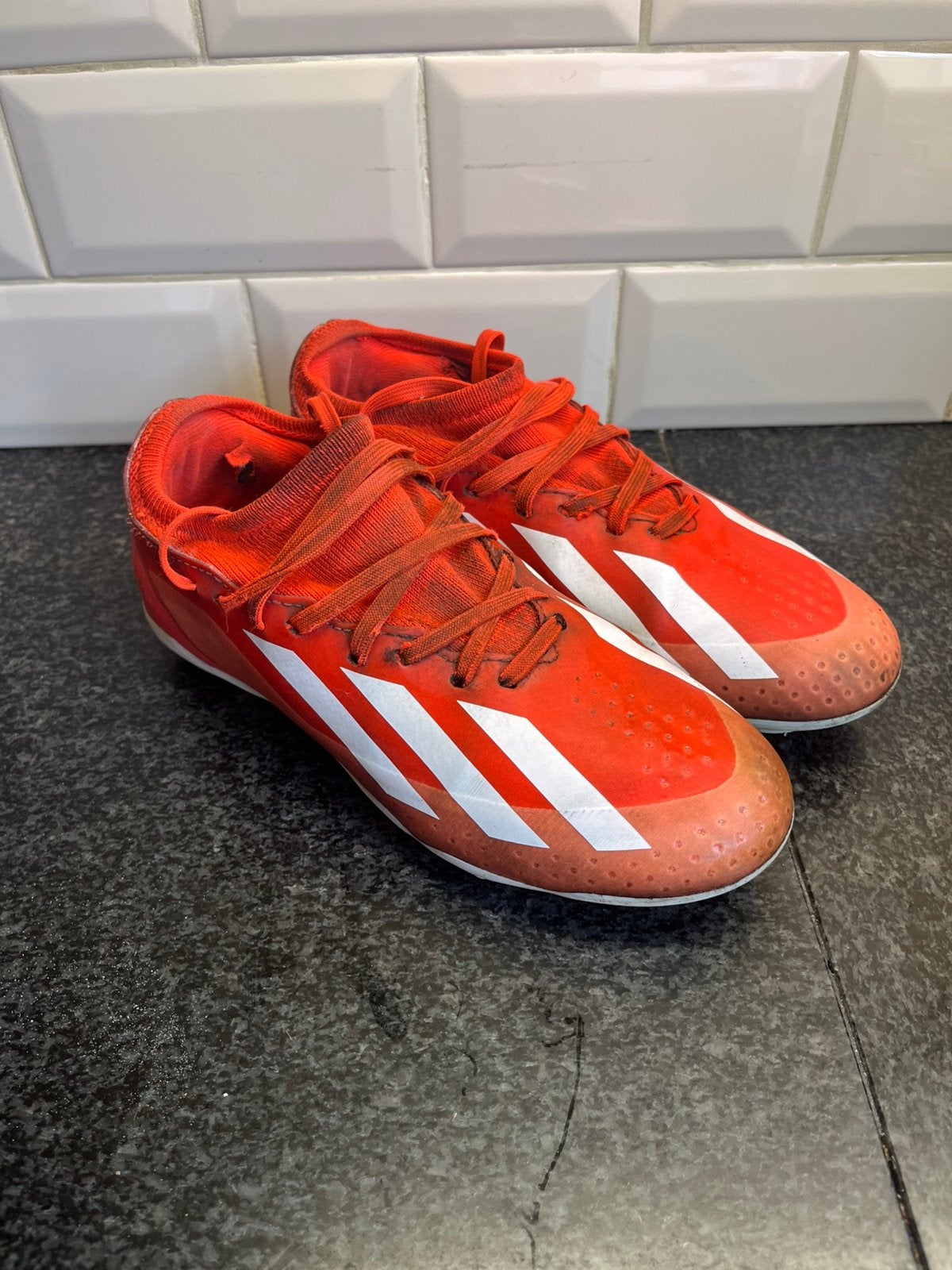 Adidas Predator zaalvoetbalschoenen rood/wit – maat34, Ophalen of Verzenden, Zo goed als nieuw, Schoenen