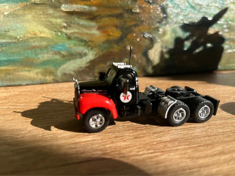 Camion Américain Mack B-61 Texaco Mattel 1999, Hobby & Loisirs créatifs, Envoi, Comme neuf, Bus ou Camion, Autres marques