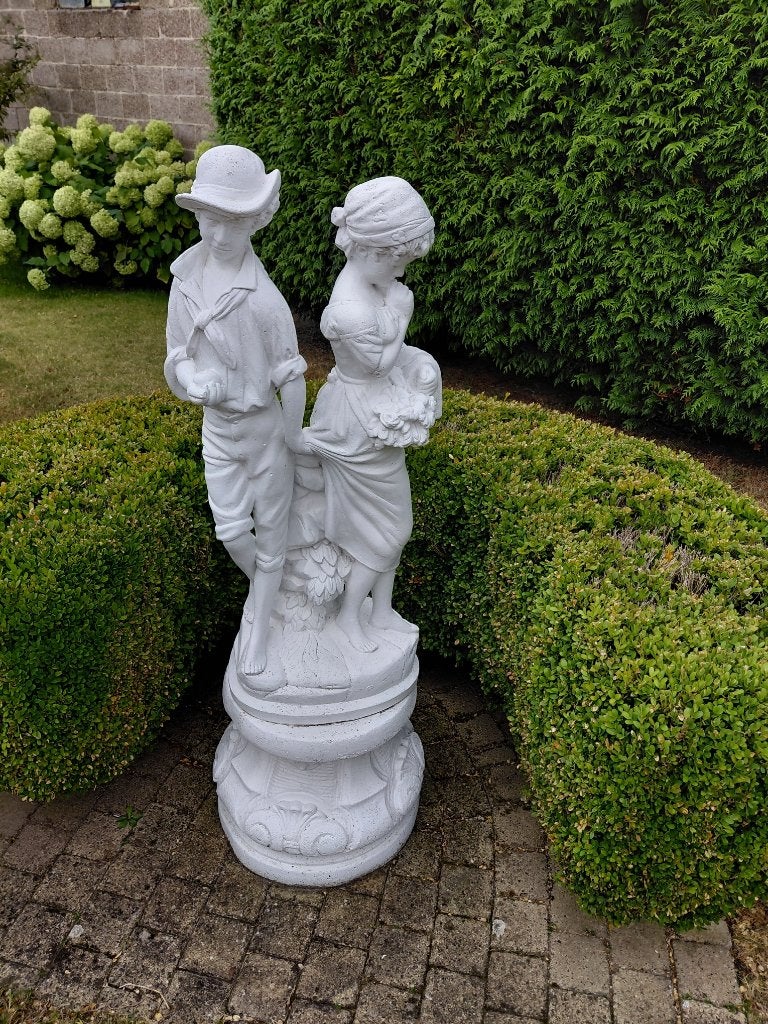 STENEN BEELD OP SOKKEL, Ophalen, Zo goed als nieuw, Steen, Mensenbeeld