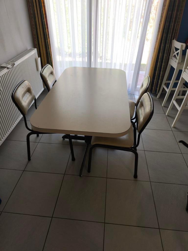 Tafel met 4 stoelen gratis!!, Enlèvement ou Envoi