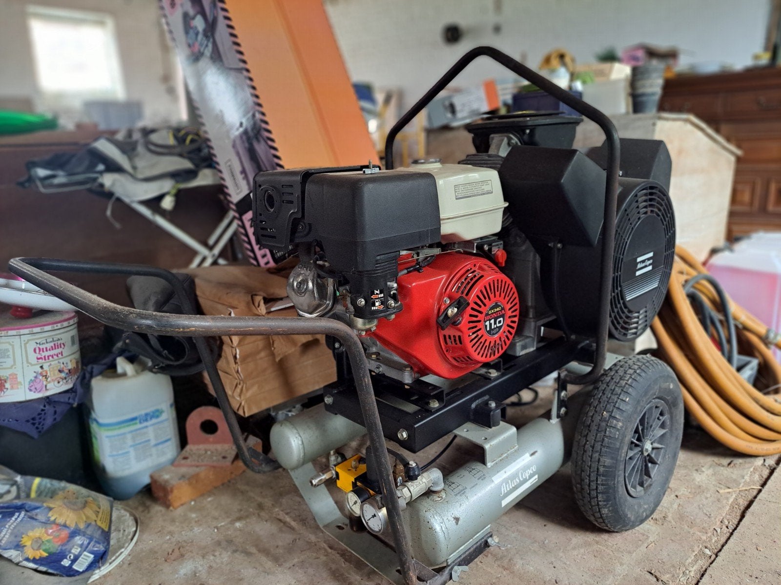 Compresseur, Bricolage & Construction, Enlèvement, Utilisé, 10 bars ou plus, 25 à 100 litres