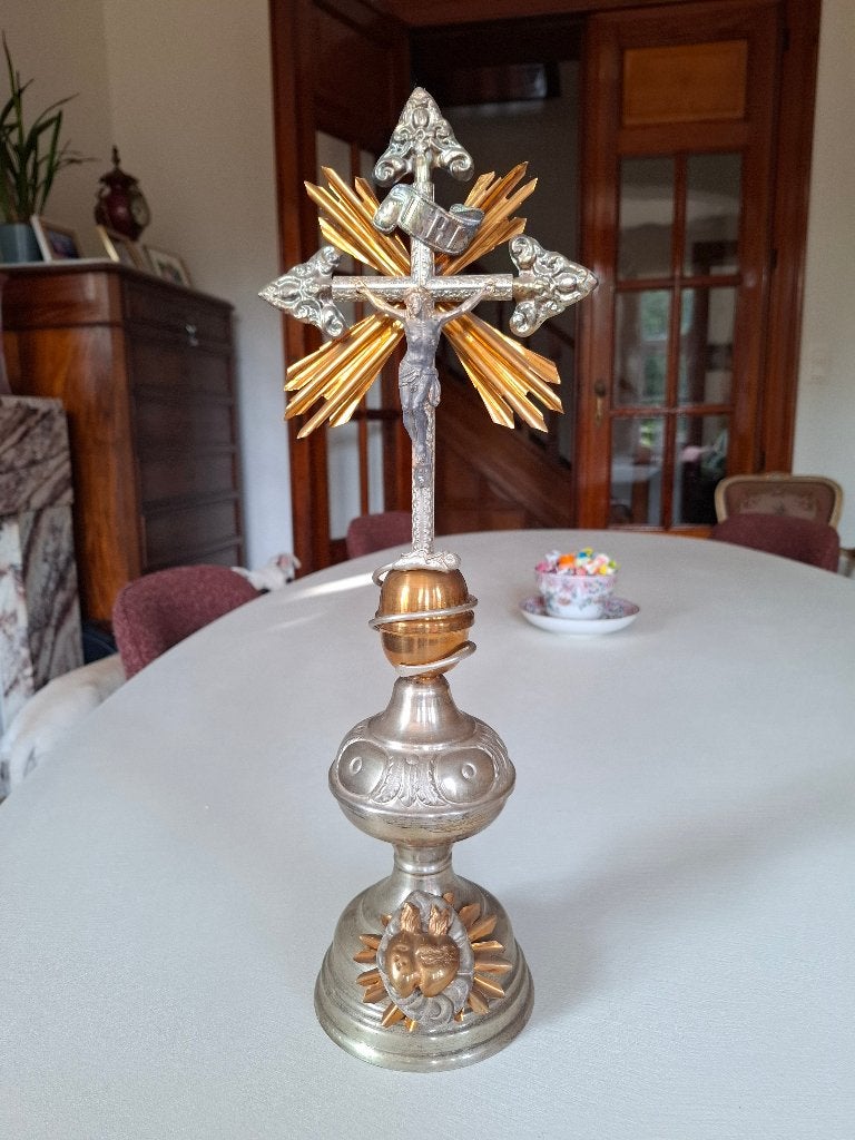 Crucifix en métal argenté/doré (très ancien), Enlèvement