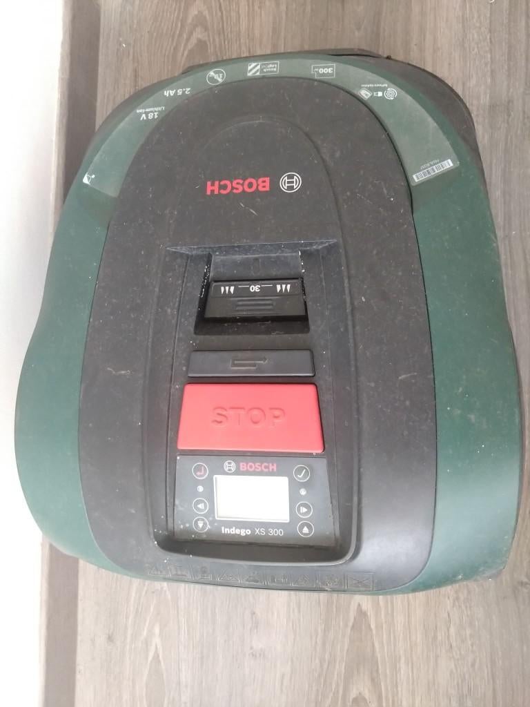 Bosch indego XS 300 robotmaaier, Enlèvement ou Envoi, Utilisé, Moins de 20 cm, BOSCH