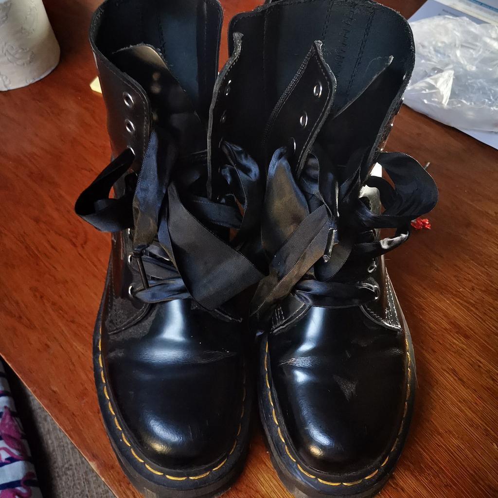 Dr martens maat 40, Ophalen