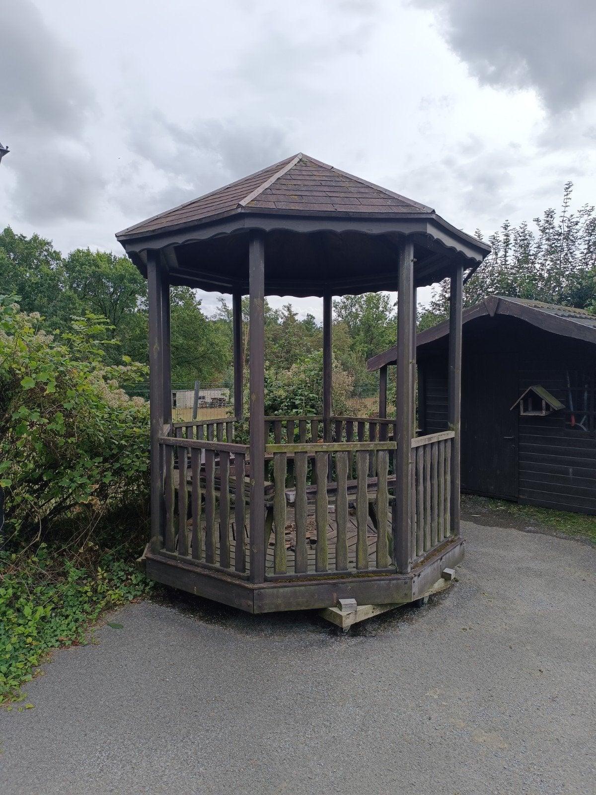 kiosque en bois, Enlèvement, Utilisé, Bois