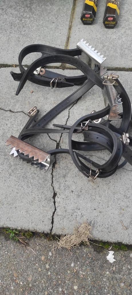 Sneeuw ijzers om onder schoenen te plaatsen, Ophalen
