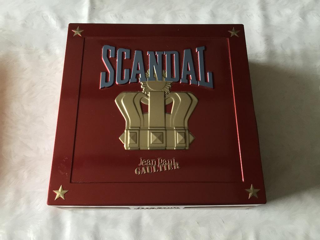 Boîte à parfum vide en métal Scandal JP Gaultier, Collections, Enlèvement ou Envoi