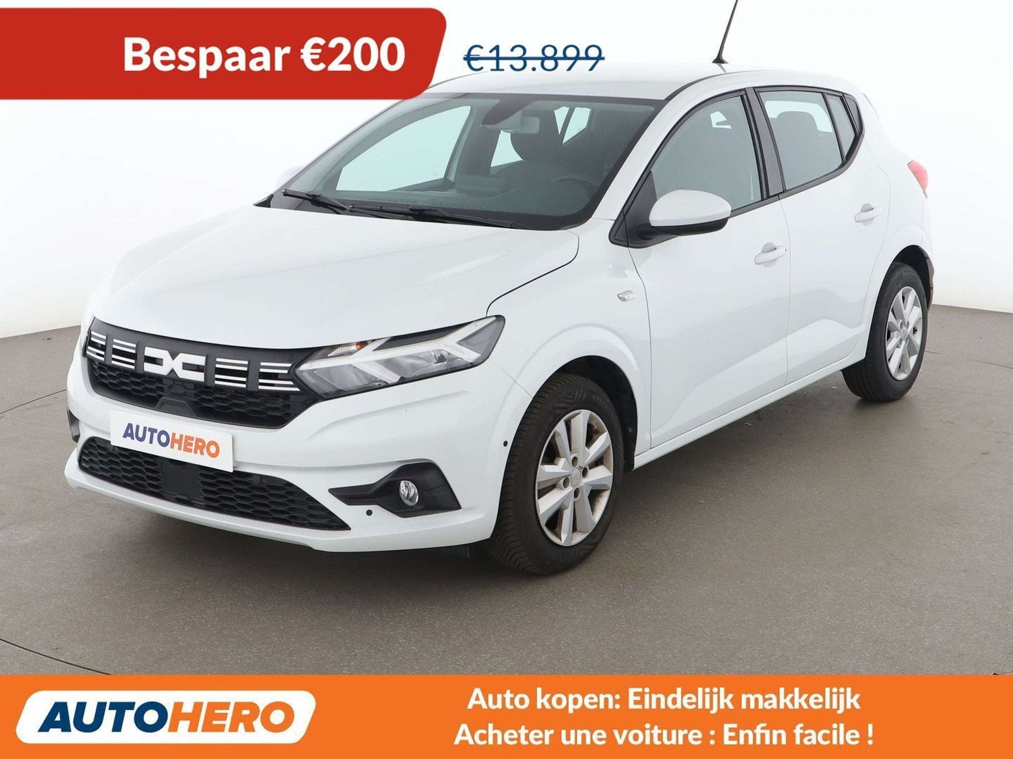 Dacia Sandero 1.0 TCe Expression (bj 2023, automaat), Auto's, Stof, Gebruikt, 91 pk, 67 kW