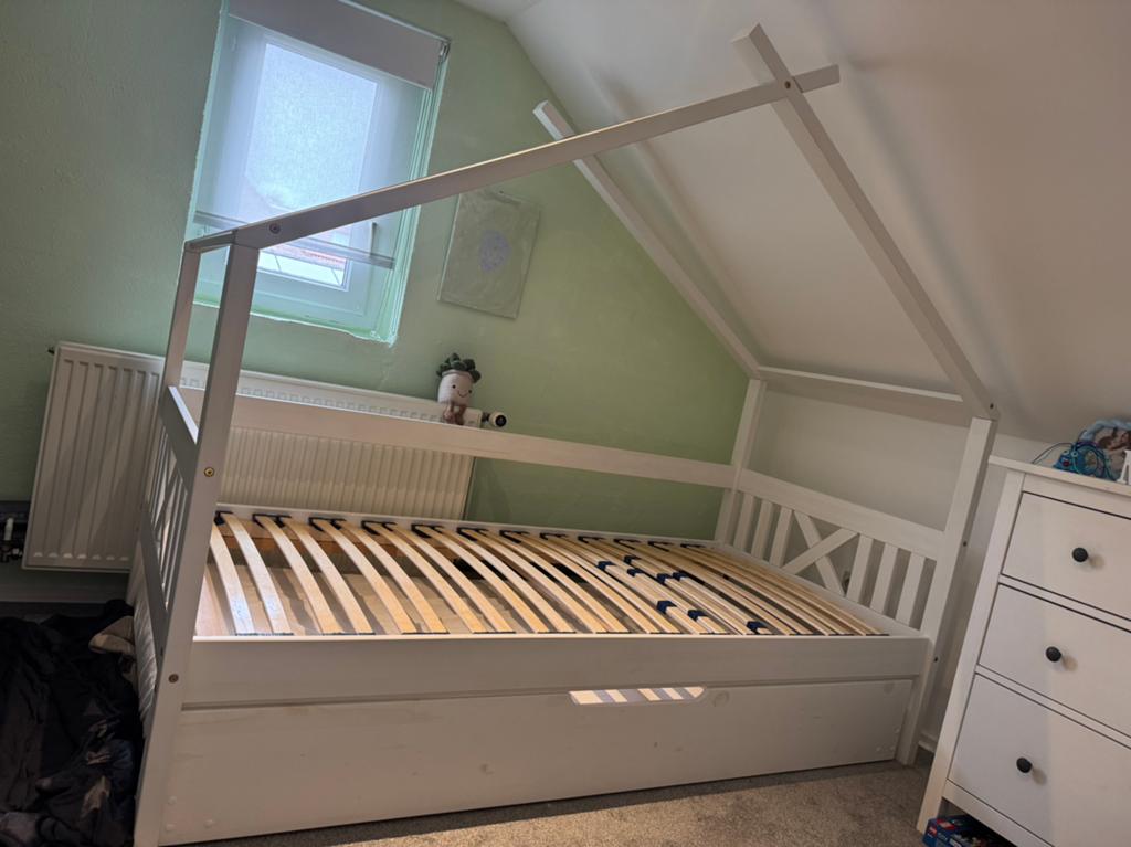 Bedhuisje 90x200, Kinderen en Baby's, Kinderkamer | Bedden, Ophalen, 85 tot 100 cm, Gebruikt, Lattenbodem