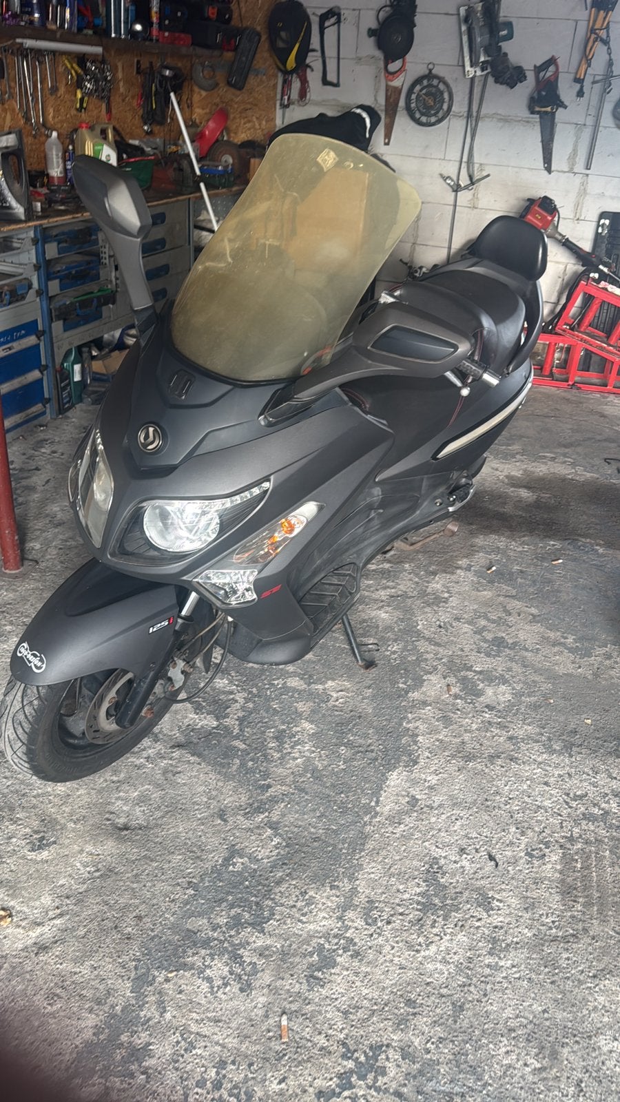 SYM GTS 125cc EVO, Fietsen en Brommers, Ophalen, Zo goed als nieuw