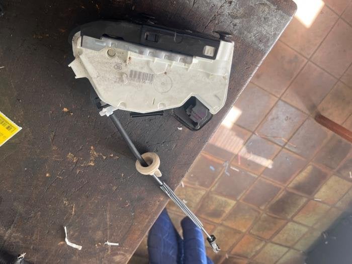 Deurslot Mechaniek 4Deurs rechts-voor van een Volkswagen Gol, Auto-onderdelen, Gebruikt, -, Volkswagen, -