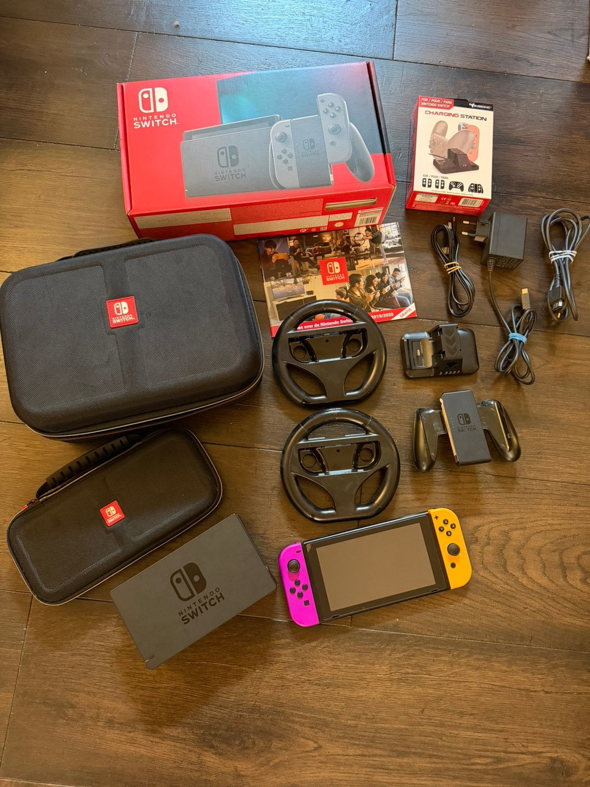 Nintendo switch v2, Consoles de jeu & Jeux vidéo, Consoles de jeu | Nintendo Switch, Enlèvement, Utilisé, Avec 1 manette, Switch 2019 Upgrade
