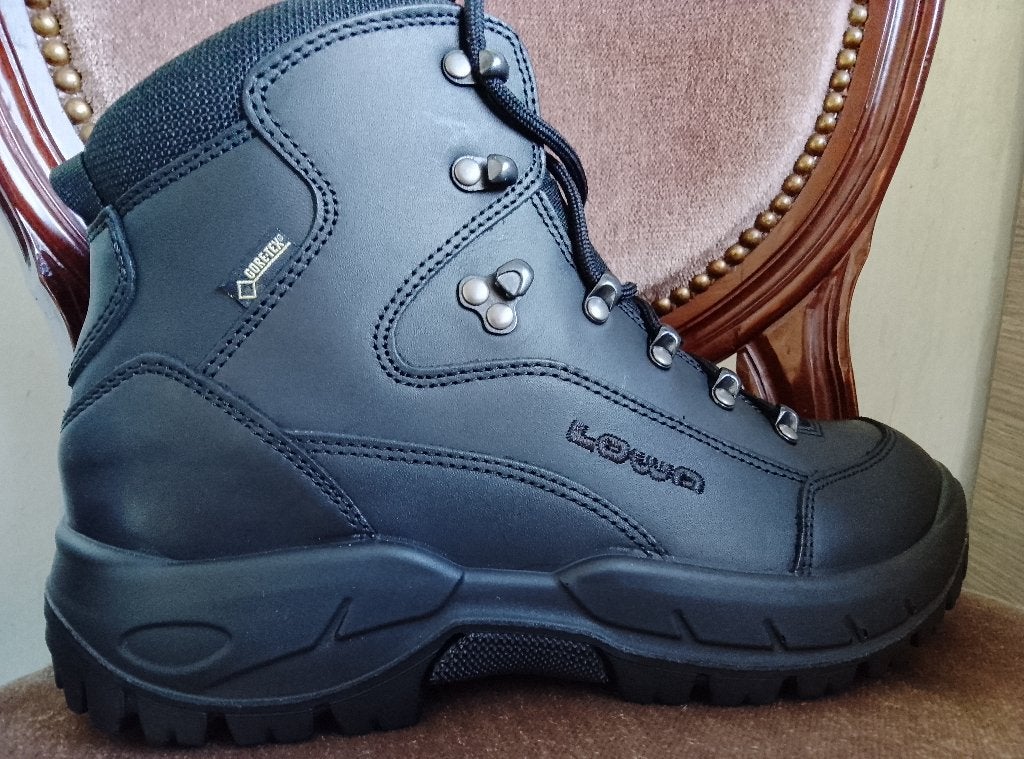 Sterke wandelschoenen Lowa maat 42.5 splinternieuw, Ophalen, Nieuw, Schoenen