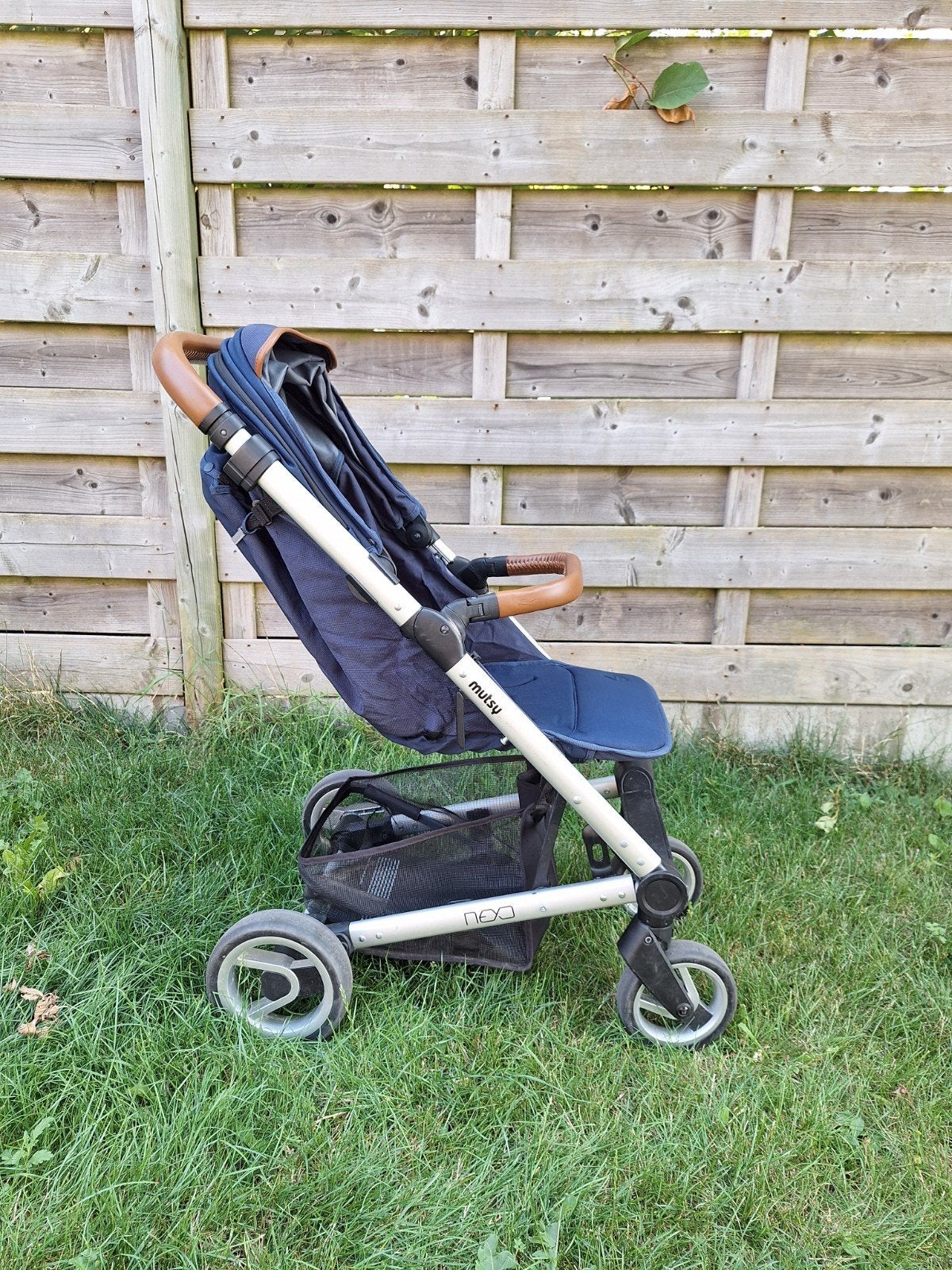 Mutsy Nexo buggy, Ophalen, Gebruikt, Zonnekap