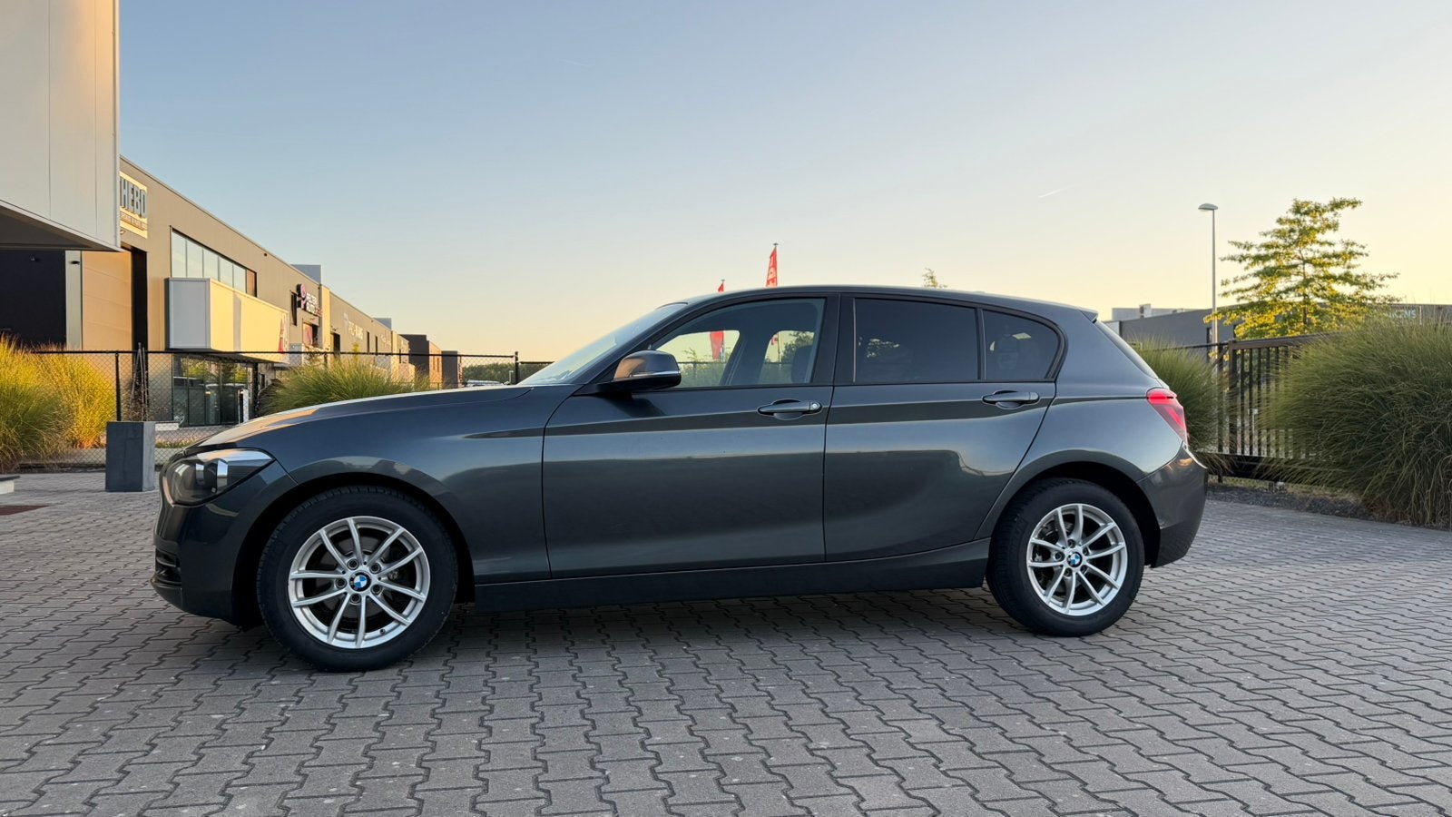 BMW 118d grijs, Autos, Achat, Entreprise, Noir, 5 portes