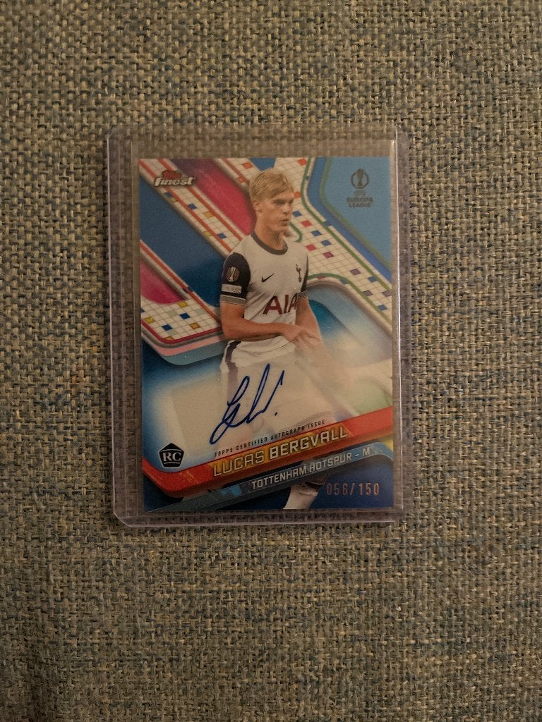 2024-25 Topps Finest UEFA LUCAS BERGVALL Refractor Rookie, Ophalen of Verzenden, Nieuw, Plaatje