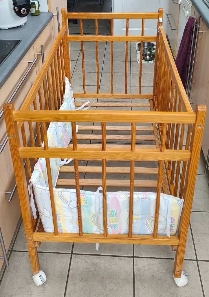 lit en bois bébé avec réducteur, Enfants & Bébés, Enlèvement, Utilisé, Lit