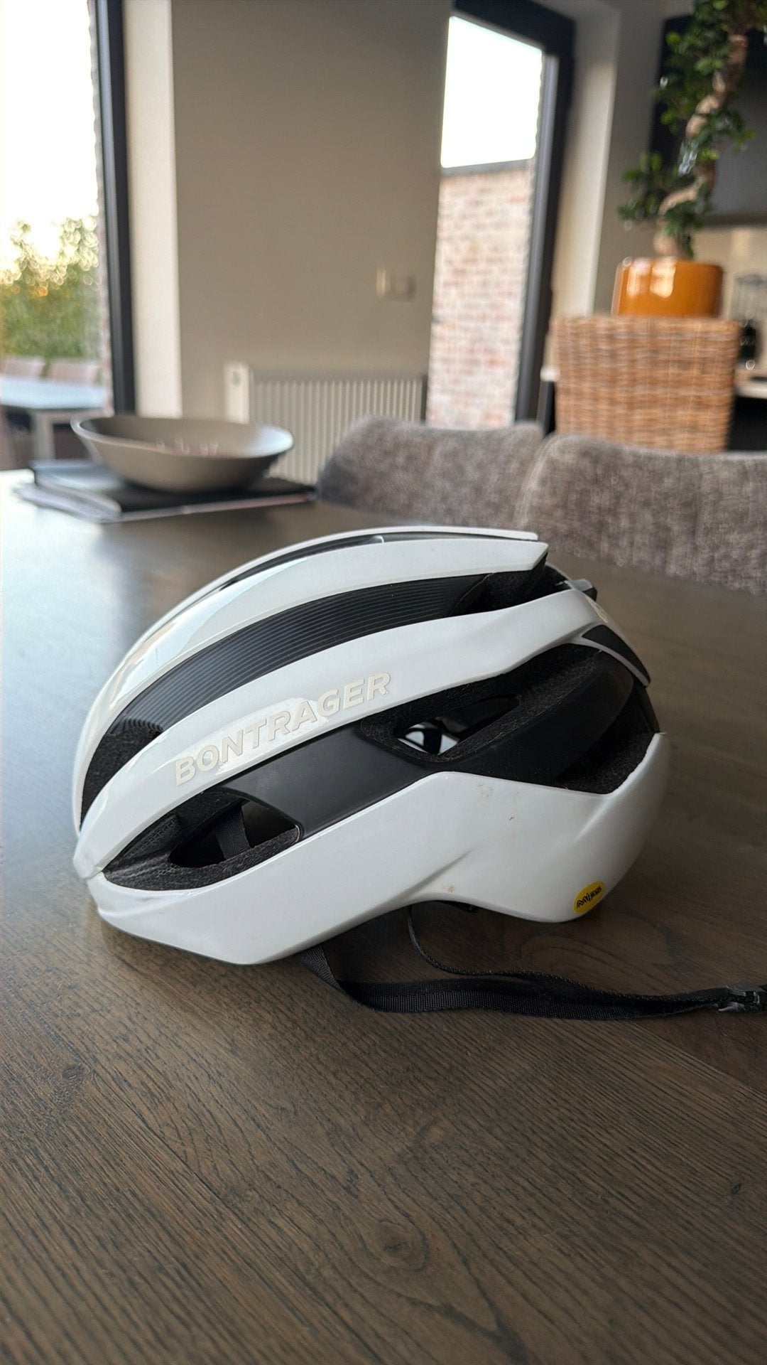 Bontrager helm, Fietsen en Brommers, Ophalen, Zo goed als nieuw