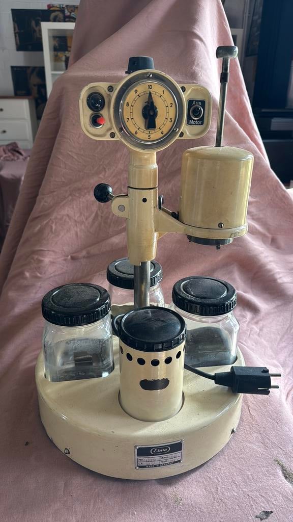 Elma kuistoestel voor uurwerkmaker, Ophalen