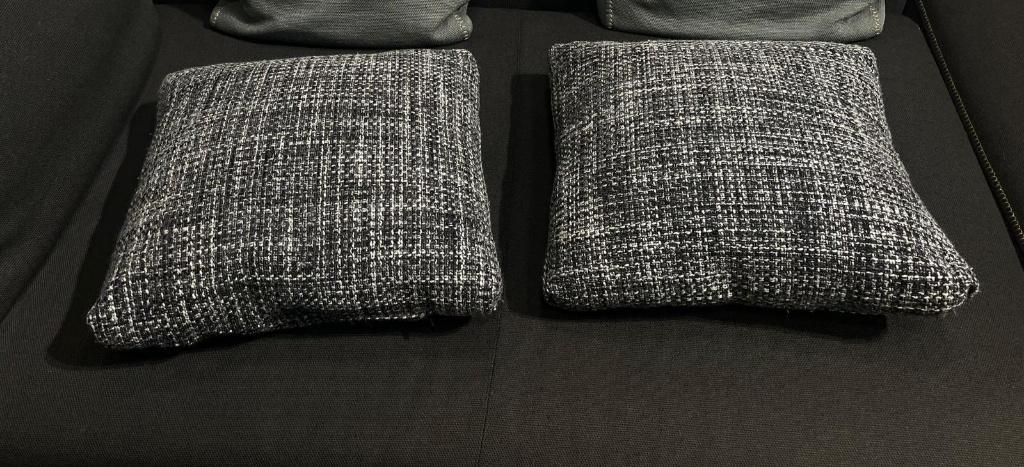 Originele Minotti Kussens Zwart/Wit NP €750 p/st, Ophalen of Verzenden, Zo goed als nieuw, Grijs, Vierkant