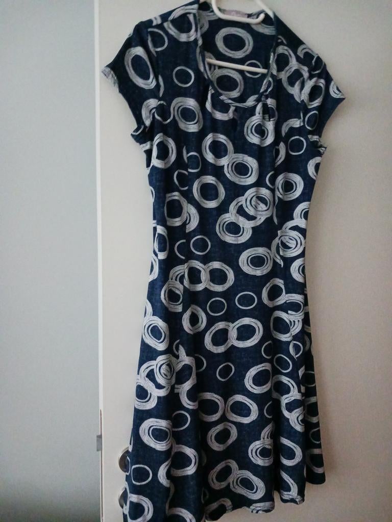 Kleed merk Cassis te koop. M 44, Kleding | Dames, Jurken, Ophalen, Maat 42/44 (L), Zo goed als nieuw, Boven de knie