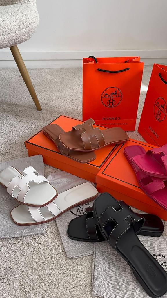 NOUVEAUTÉ – Claquettes Femme Ultra Tendance !, Enlèvement, Comme neuf, Blanc