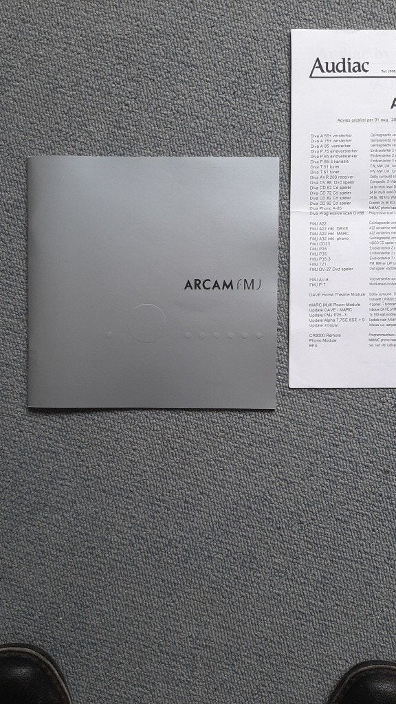 Vintage catalogus uit 2002 van de Arcam FMJ serie HiFi, Enlèvement ou Envoi, Neuf, Lecteur CD, Composants en vrac