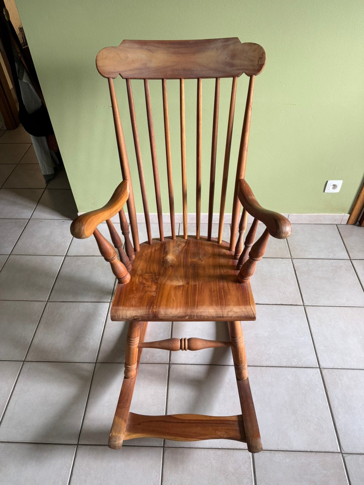 Teak schommelstoel, Enlèvement