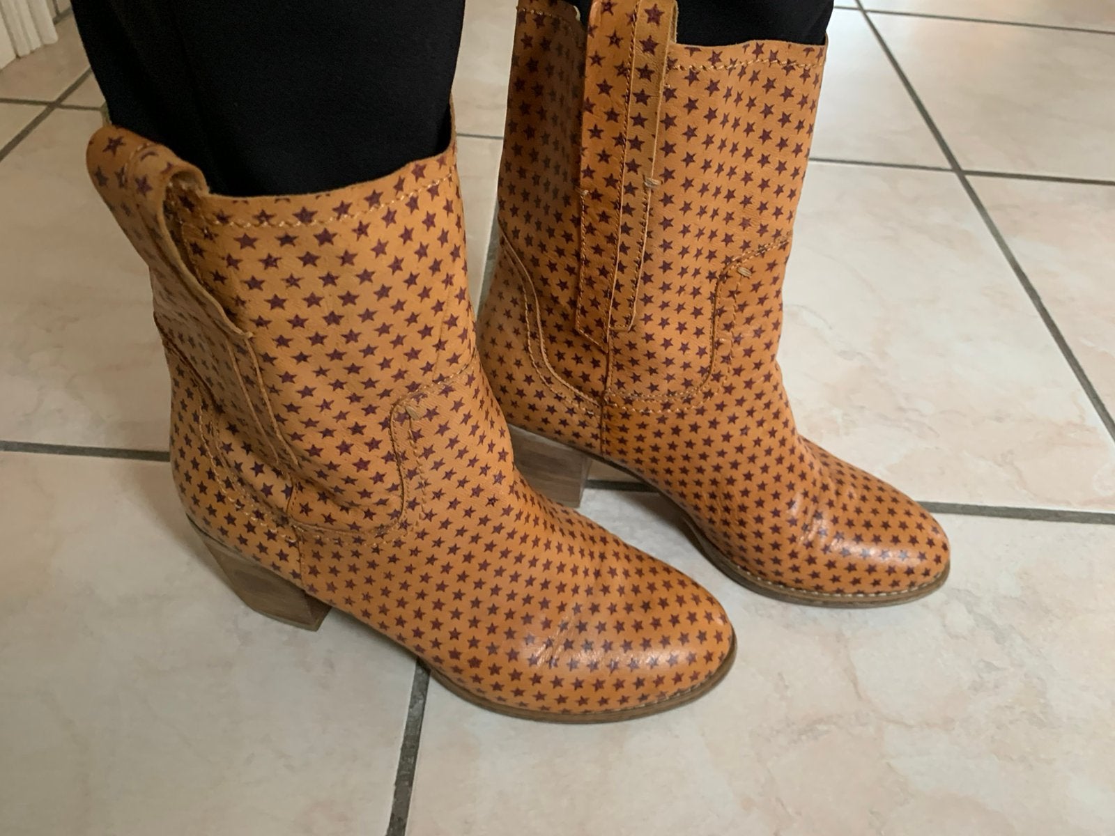Enkellaarsjes 40 beige met bruine sterretjes als nieuw, Kleding | Dames, Ophalen of Verzenden, Zo goed als nieuw