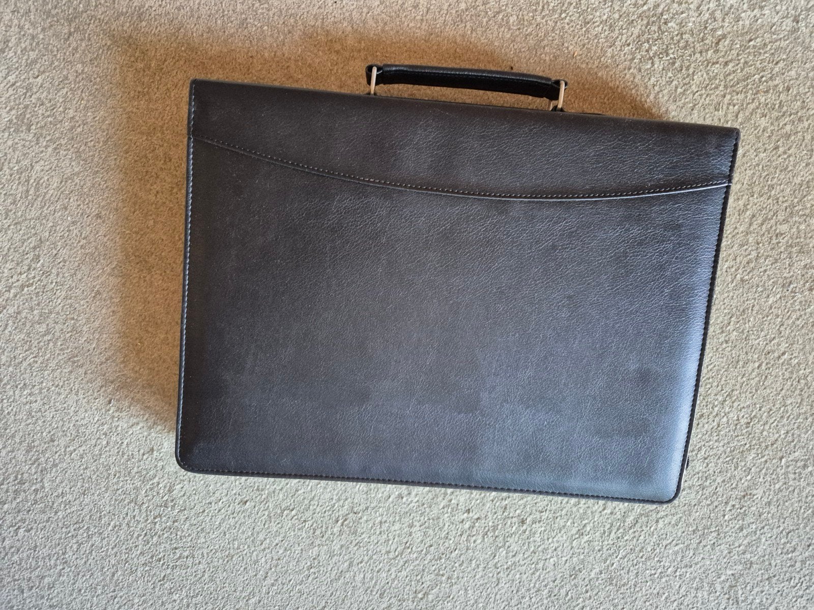 SAC À DOCUMENTS, Enlèvement, Noir