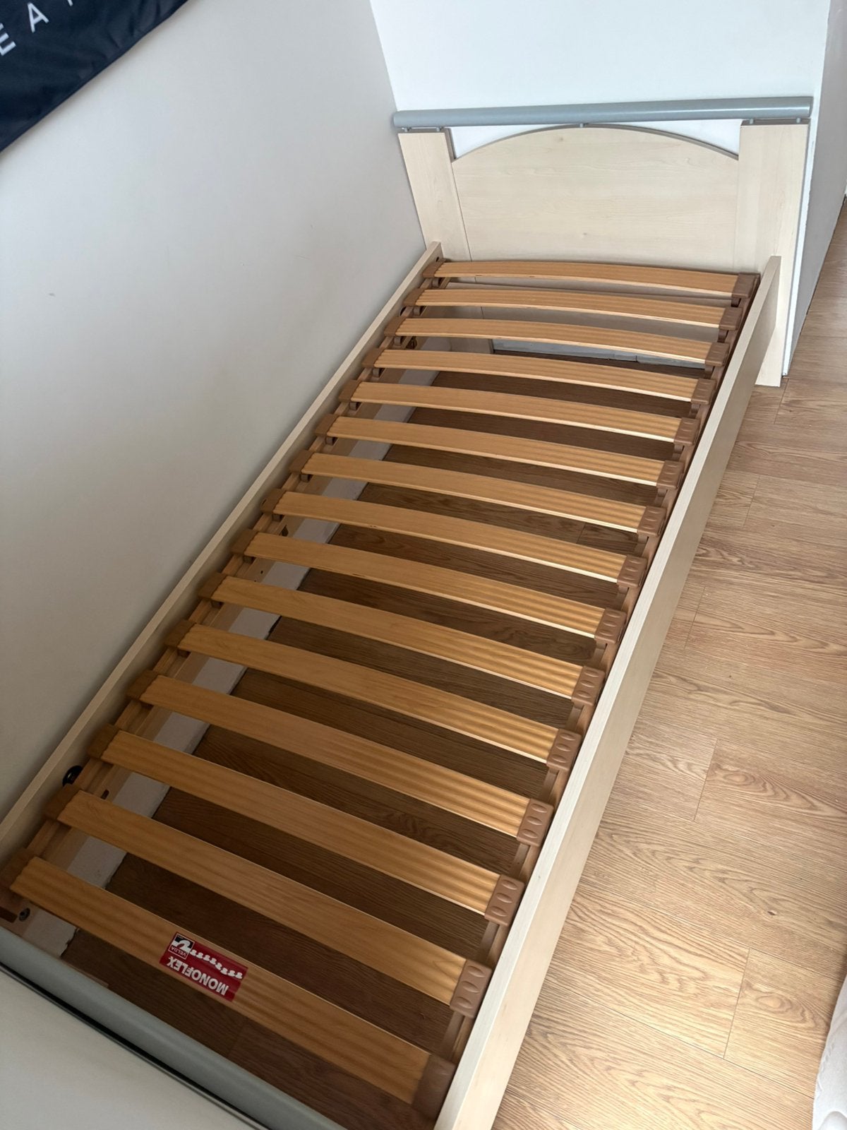 Eenpersoonsbed met matras, Huis en Inrichting, Ophalen, Gebruikt