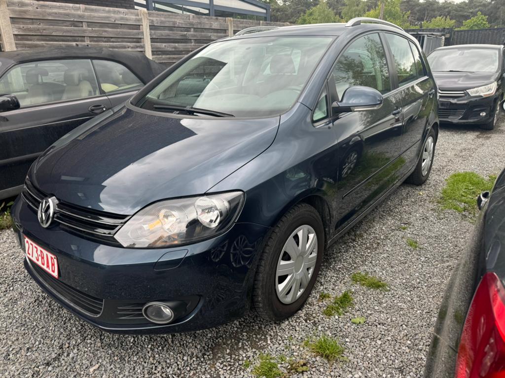 Vw golf Plus 1.6 tdi bj 2009 km 151.000 euro5, Autos : Divers, Voitures accidentées, Boîte manuelle, Enlèvement, Bleu, Berline