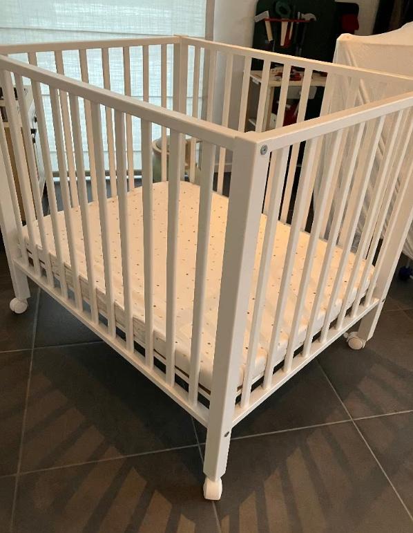 Park Childhome, Kinderen en Baby's, Babyparken, Zo goed als nieuw, Rechthoekig, In hoogte verstelbaar, Boxkleed, Wieltjes, Ophalen