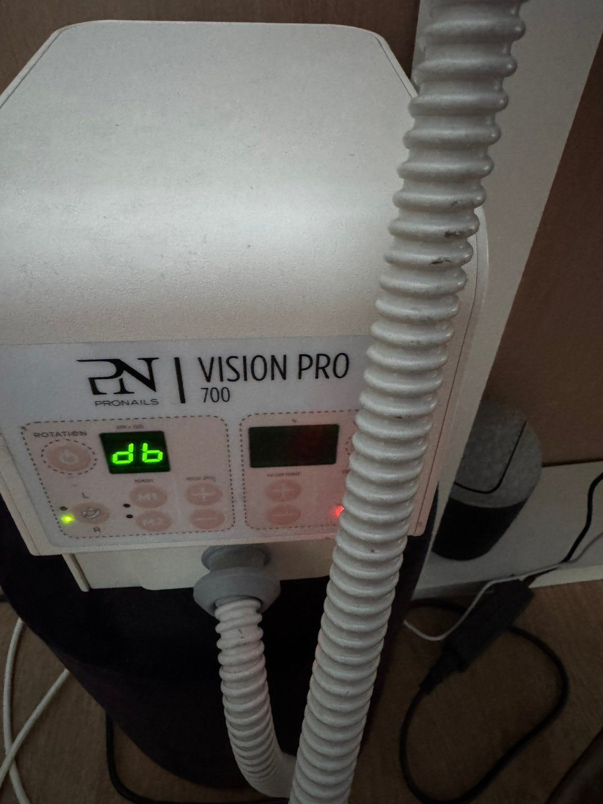 Coupe-ongles à ventouse ProNails Vision PRO 700, Enlèvement ou Envoi, Utilisé, Soin des mains et des pieds