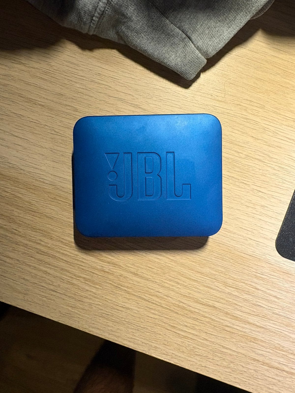 Jbl Go essentials 2, Enceinte d'étagère, JBL, Comme neuf, Enlèvement