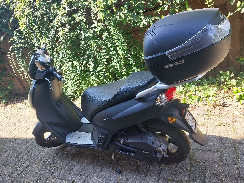 Peugeot Kisbee 50cc Klasse B - zwart (22/12/2023 - 4373 km), Fietsen en Brommers, Ophalen, Overige modellen, Benzine, 50 cc