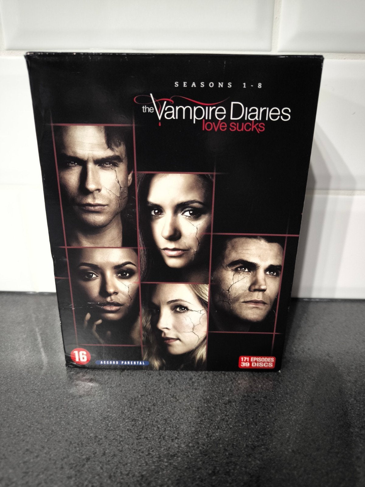 Nieuwe Volledige dvd collectie van The Vampire diaries, Enlèvement ou Envoi, Anglais, Anglais