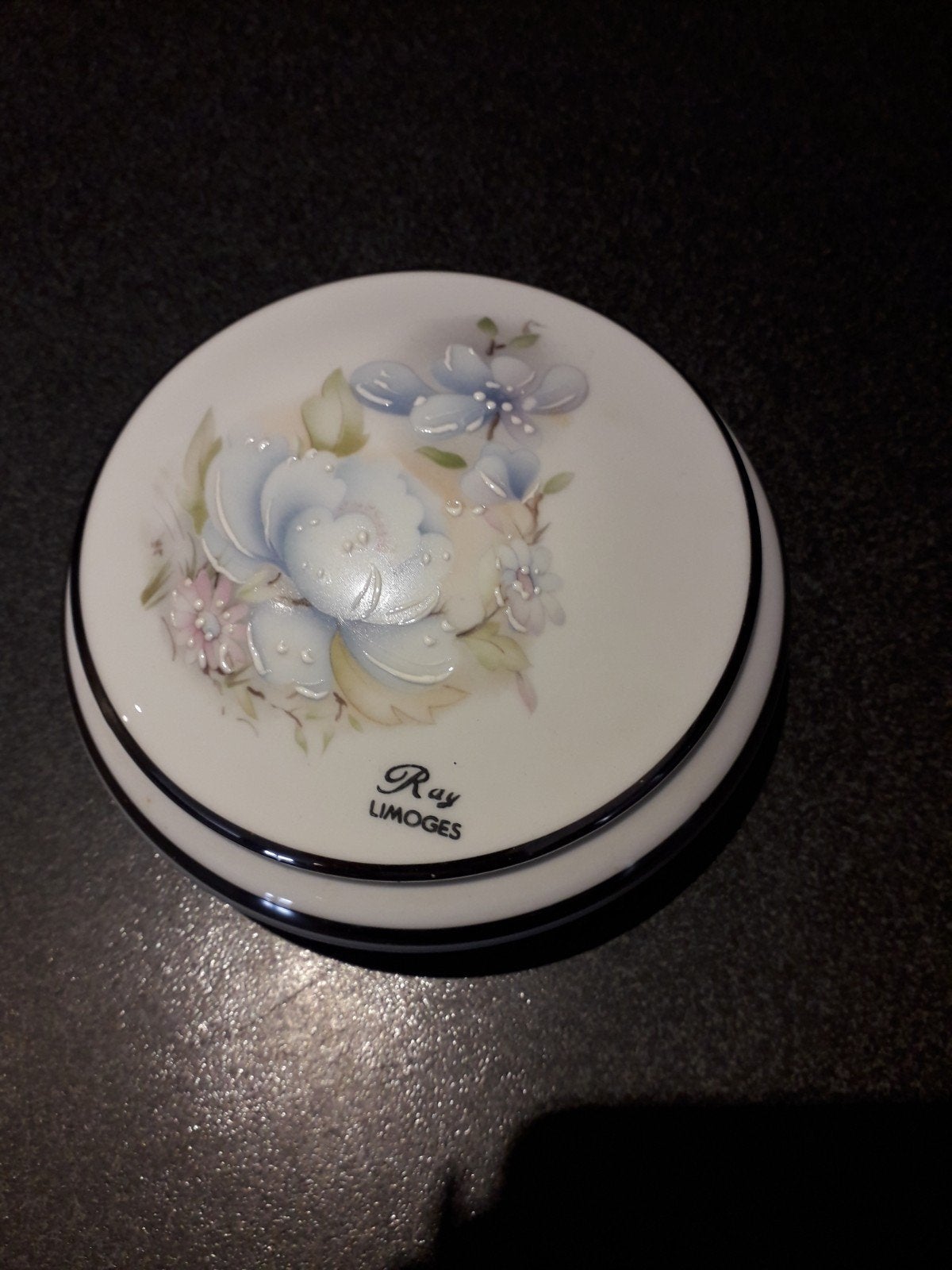 Limoges porcelein, Ophalen